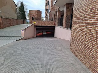 Garaje en alquiler en Buenavista - El Cristo en Oviedo