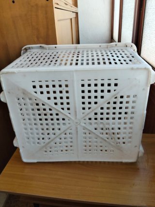 Cassa forata sovrapponibile