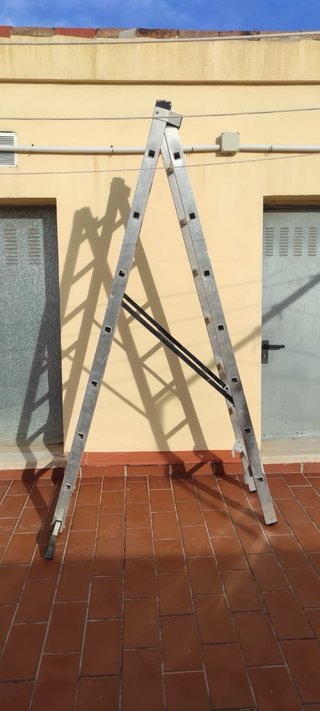 Escalera extensible de aluminio
