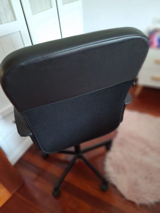 Silla de oficina negra