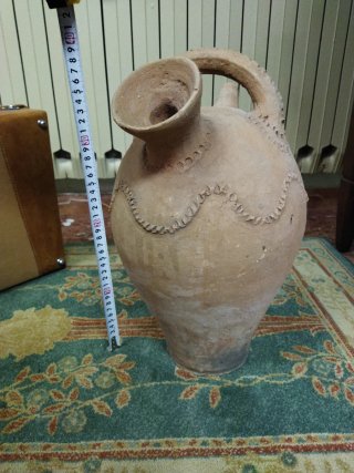 Botijo de barro artesanal