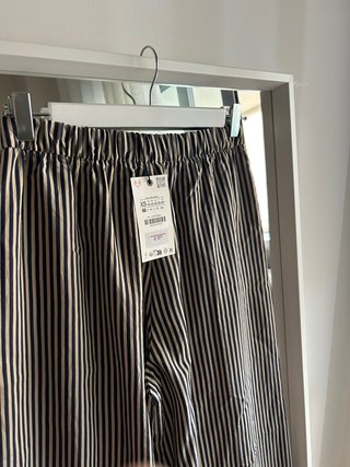Pantalón Zara fluido rayas