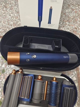 Dyson    Airwrap      complete      long