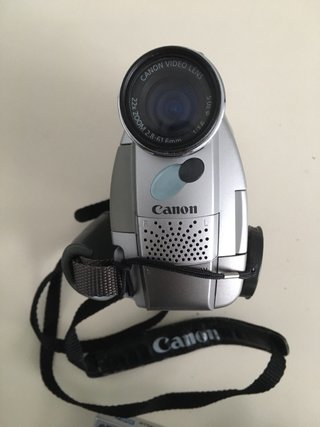 Videocámara Canon MV550i con accesorios