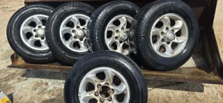 Juego 5 Llantas Hyundai Terracan 255/70R15