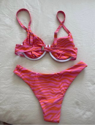 Bikini Shein Naranja y Rosa