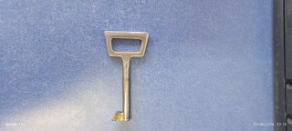 Llave antigua de armario
