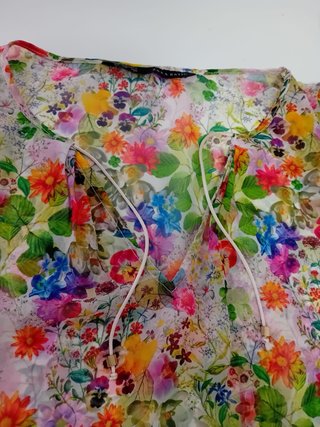 Blusa gasa estampado floral