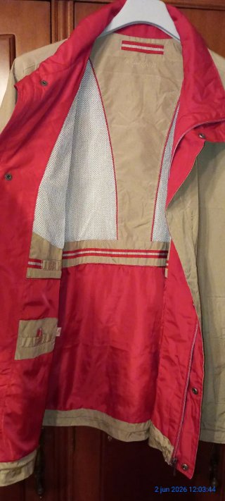 Gabardina Emidio Tucci Beige y Roja
