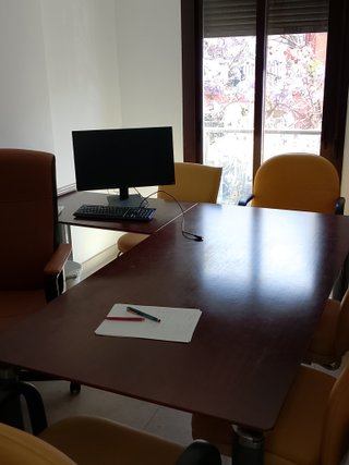 Mesa de oficina modular (marrón)