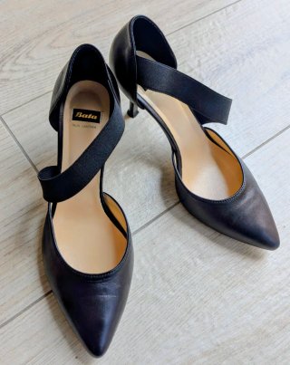Scarpe con tacco nere eleganti