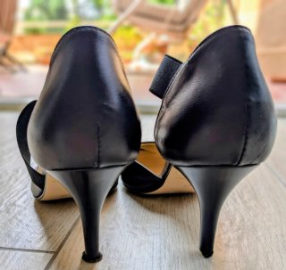 Scarpe con tacco nere eleganti