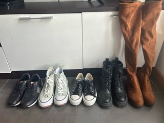 Calzado variado: Botas, deportivas y zapatillas