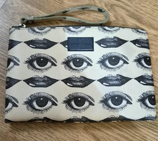 Bolso de mano Bimba y Lola estampado ojos y labios