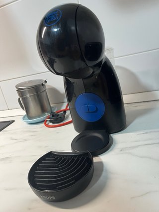 Cafetera Dolce Gusto Negra