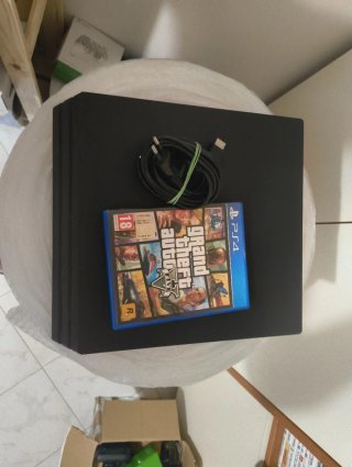 PlayStation 4 PS4 Nera + GTA V