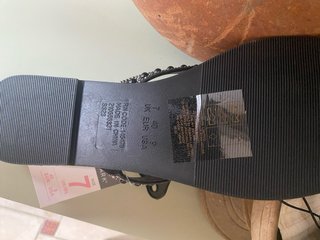 Sandalias Primark negras con pedrería T40