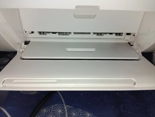 Impresora HP azul y blanca