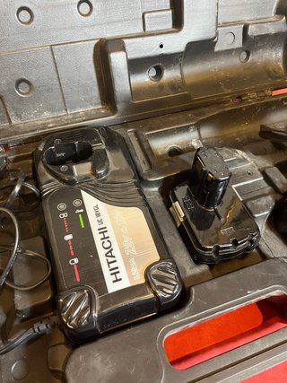Taladro Hitachi DS14DFL Profesional