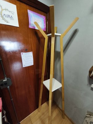 Perchero de madera 1.85m