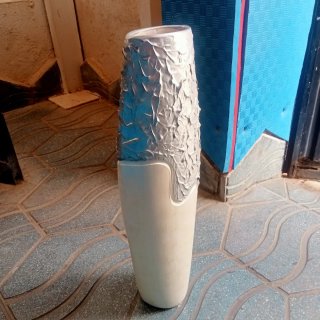 Jarrón Beige y Plateado
