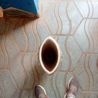 Jarrón Beige y Plateado