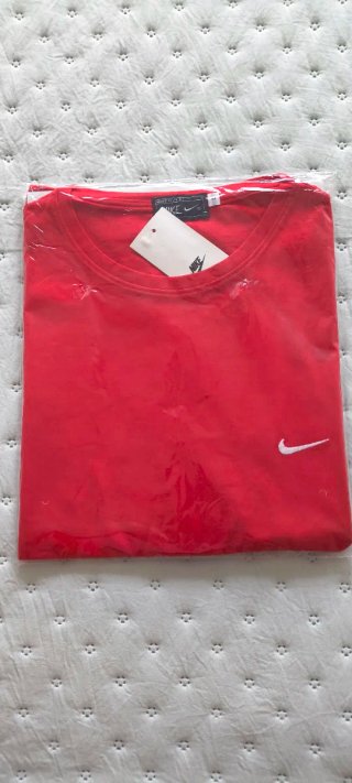 Camiseta Nike Roja