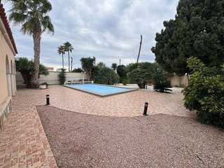 Chalet en venta en La Siesta - El Salado - Torreta en Torrevieja