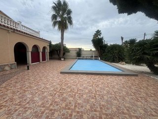 Chalet en venta en La Siesta - El Salado - Torreta en Torrevieja