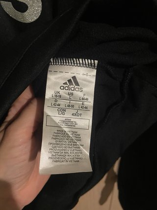 Sudadera Adidas Negra con Logo Brillante