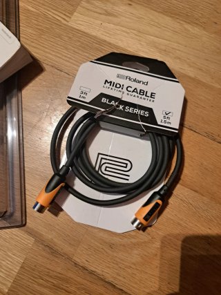 Roland TR-8S Caja de Ritmos + Accesorios