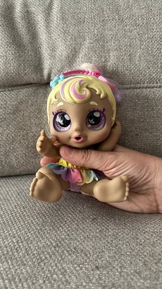 Muñeca Kawai Kindi Kids arco iris