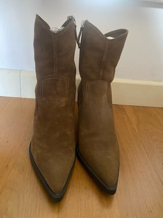 Botas cowboy piel ante Zara marrones