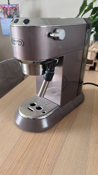 Cafetera Delonghi Dedica