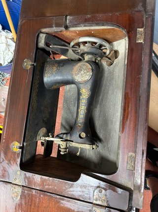 Máquina de coser Singer antigua