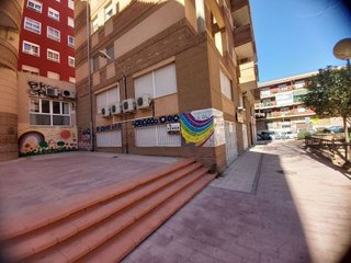 Local comercial en venta en La Paz en Villena