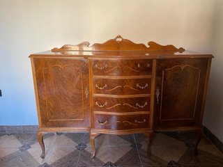 Aparador de madera clásico