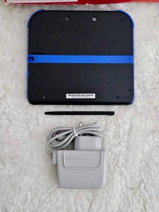 Nintendo 2DS Special Edition New Super Mario Bros.