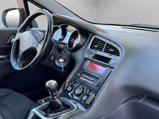 Peugeot 5008 Active 2.0 BlueHDi 150