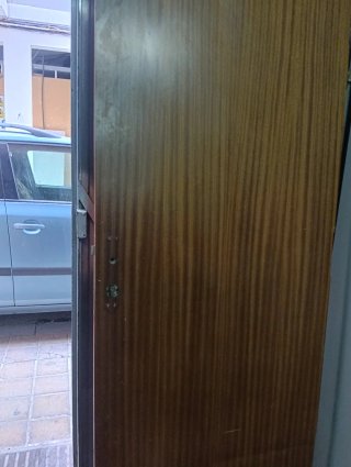 Puerta blindada madera
