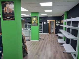 Local comercial en alquiler en Barrio de Zaidín en Granada
