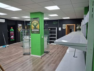 Local comercial en alquiler en Barrio de Zaidín en Granada