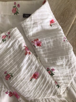 Falda zara blanca encajes
