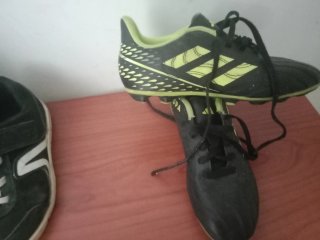 Zapatillas Puma niño negras y amarillas