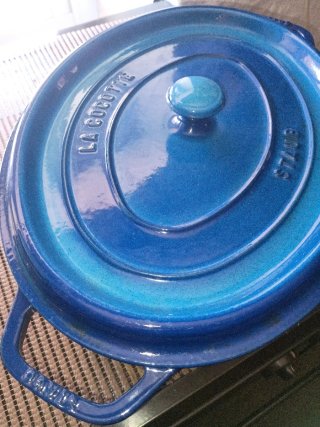 Olla Ovalada La Cocotte Staub 33