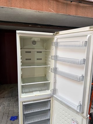 Nevera BEKO blanca