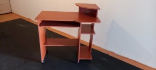 Scrivania per computer in legno
