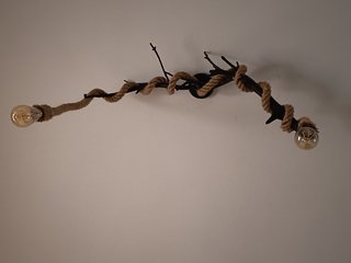 Lámpara rústica de olivo y cuerda artesanal