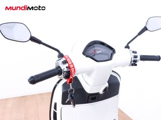 VESPA GTS 125 SUPERSPORT
