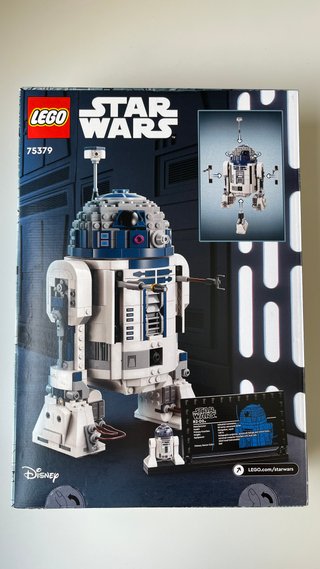 LEGO Star Wars Set 75379 R2-D2 Sculpture